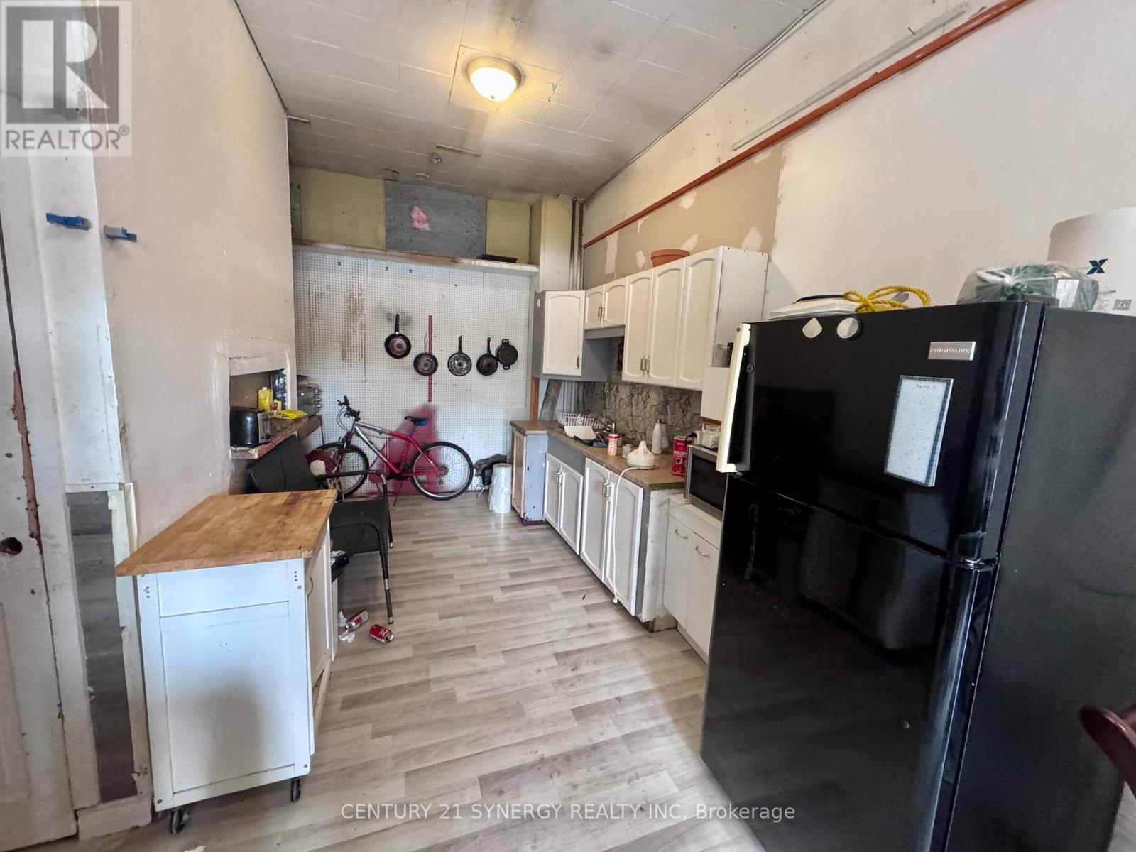 9 Main Street E, Athens, Ontario  K0E 1B0 - Photo 6 - X12167402