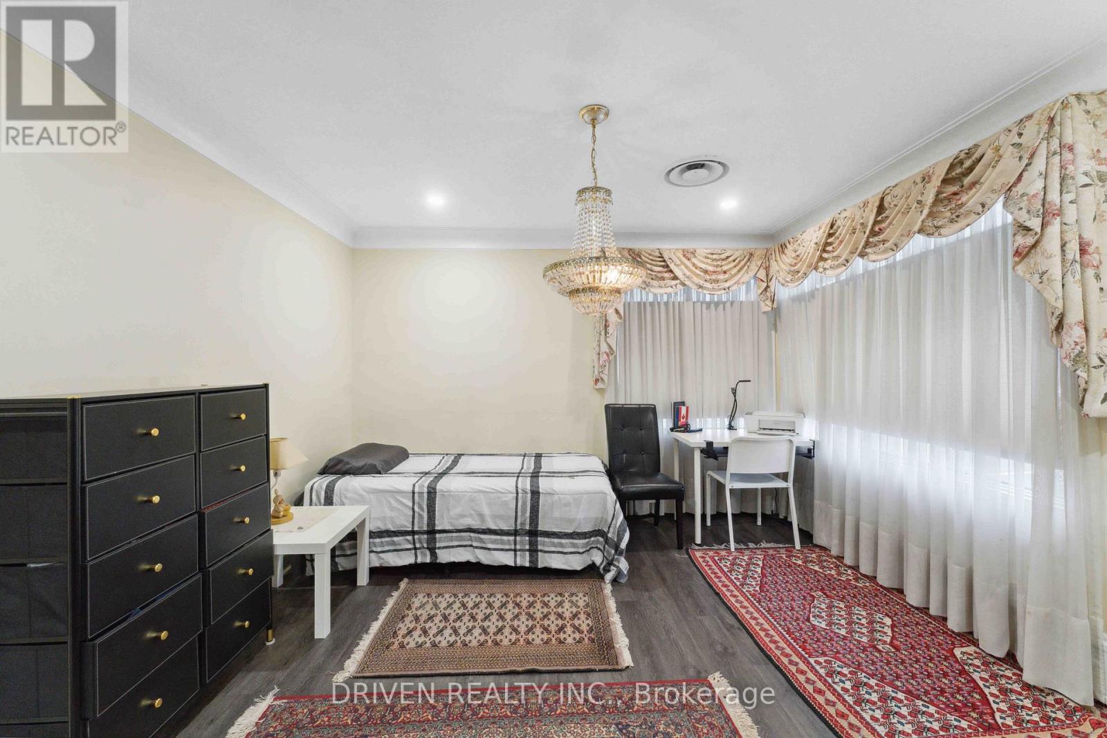 1266 Walkley Road, Ottawa, Ontario  K1V 6P7 - Photo 11 - X12167415