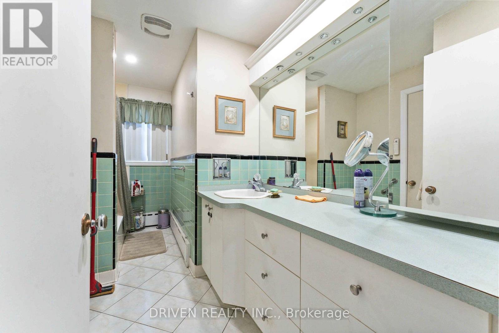 1266 Walkley Road, Ottawa, Ontario  K1V 6P7 - Photo 20 - X12167415