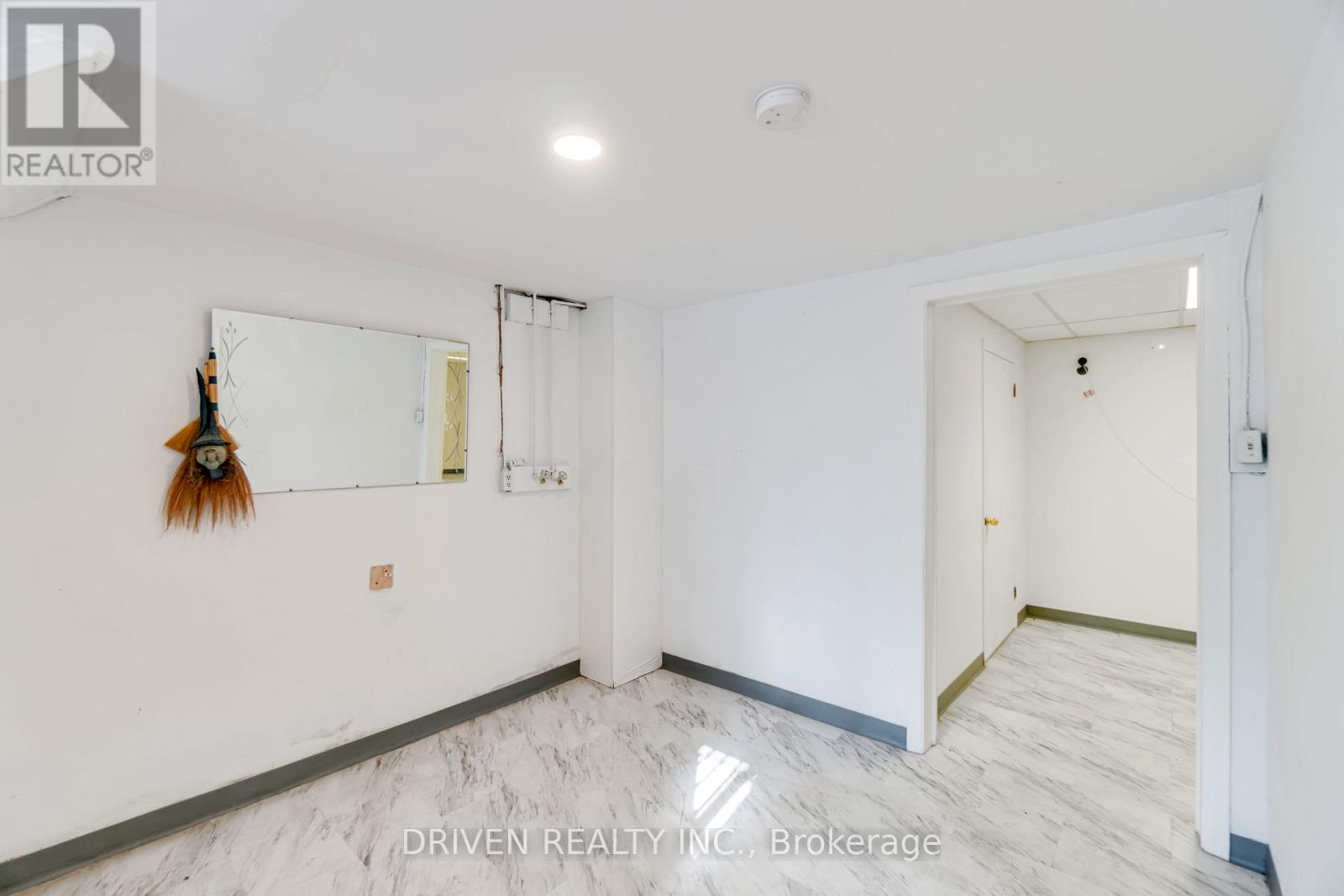 1266 Walkley Road, Ottawa, Ontario  K1V 6P7 - Photo 25 - X12167415