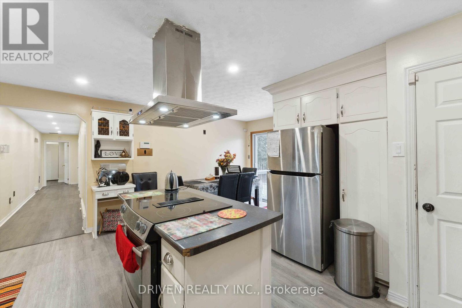 1266 Walkley Road, Ottawa, Ontario  K1V 6P7 - Photo 9 - X12167415