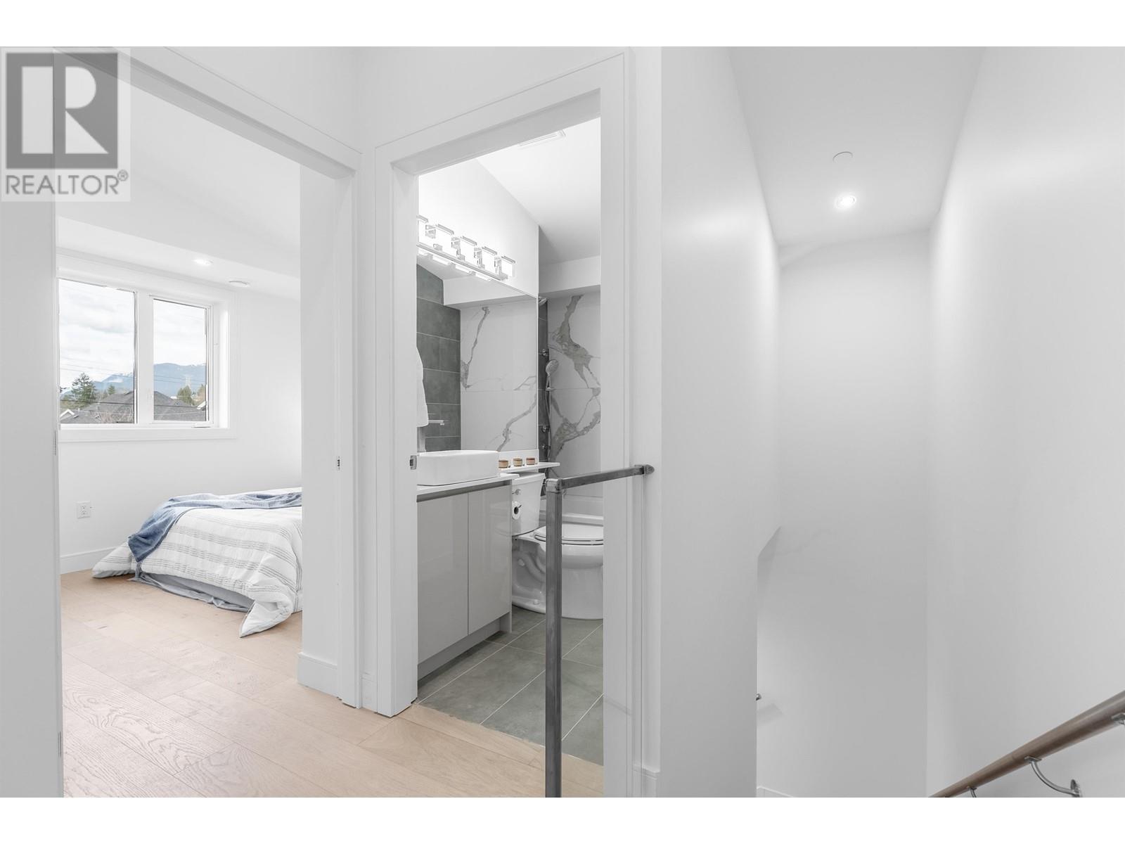 3511 Triumph Street, Vancouver, British Columbia  V5K 1V2 - Photo 4 - R3006147