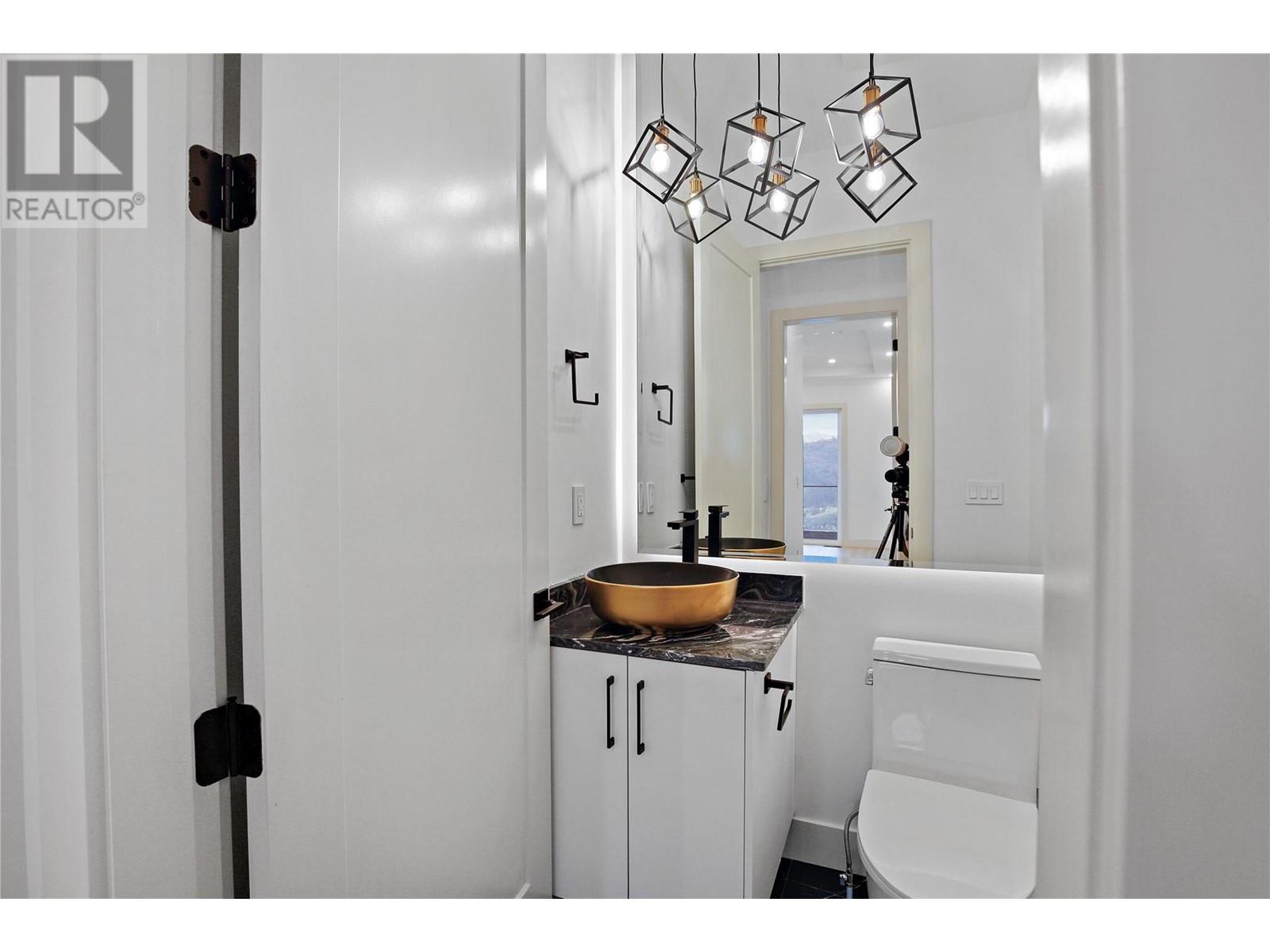 8932 Tavistock Road, Vernon, British Columbia  V1H 2L4 - Photo 42 - 10340986