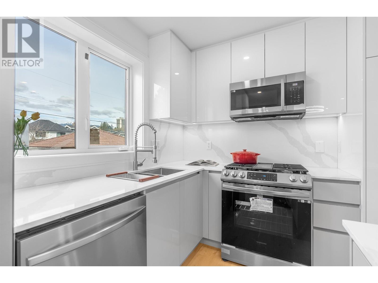 3511 Triumph Street, Vancouver, British Columbia  V5K 1V2 - Photo 11 - R3006147