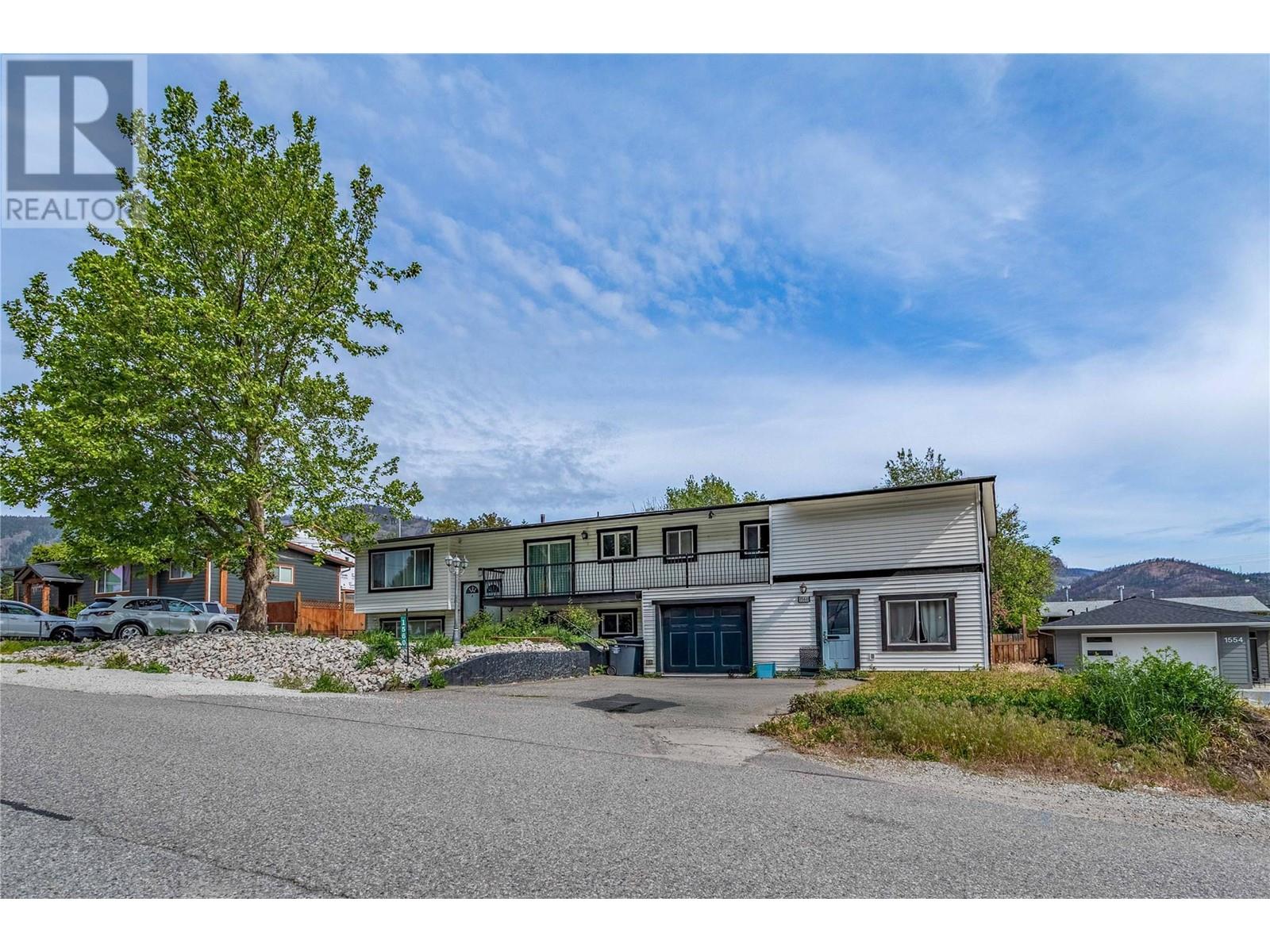 1560 Ponderosa Road, West Kelowna, BC V1Z1N1