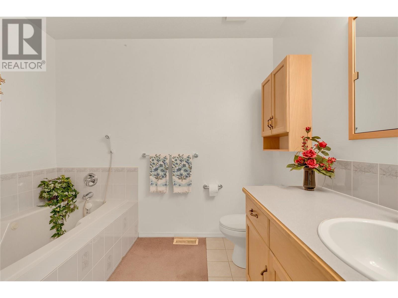 13208 Armstrong Avenue, Summerland, British Columbia  V0H 1Z0 - Photo 12 - 10349025