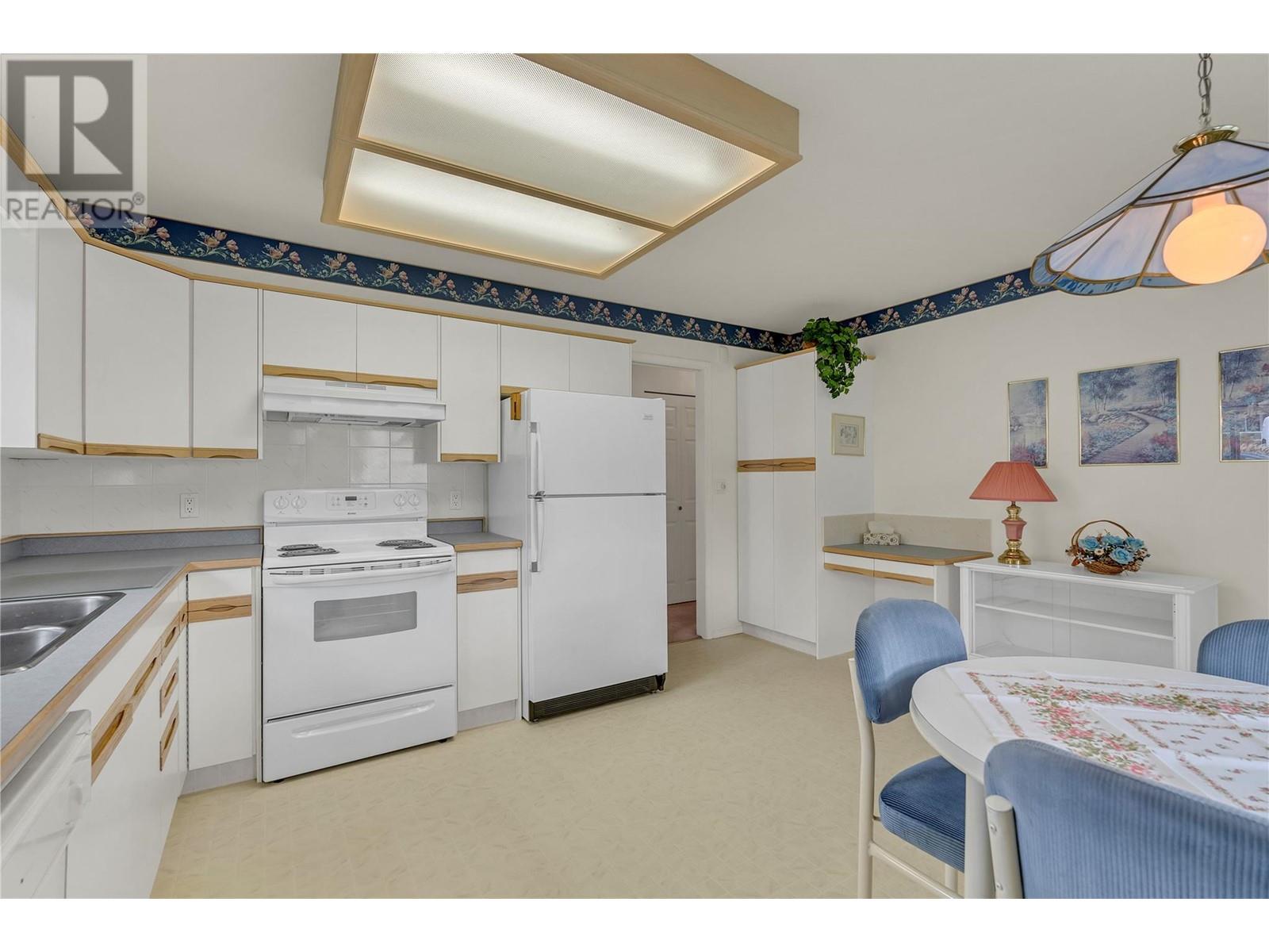 13208 Armstrong Avenue, Summerland, British Columbia  V0H 1Z0 - Photo 4 - 10349025