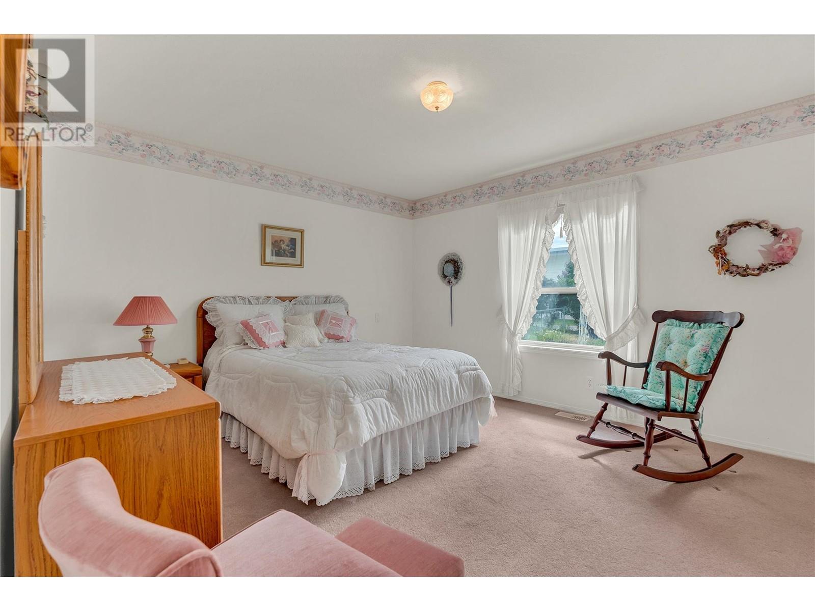 13208 Armstrong Avenue, Summerland, British Columbia  V0H 1Z0 - Photo 13 - 10349025
