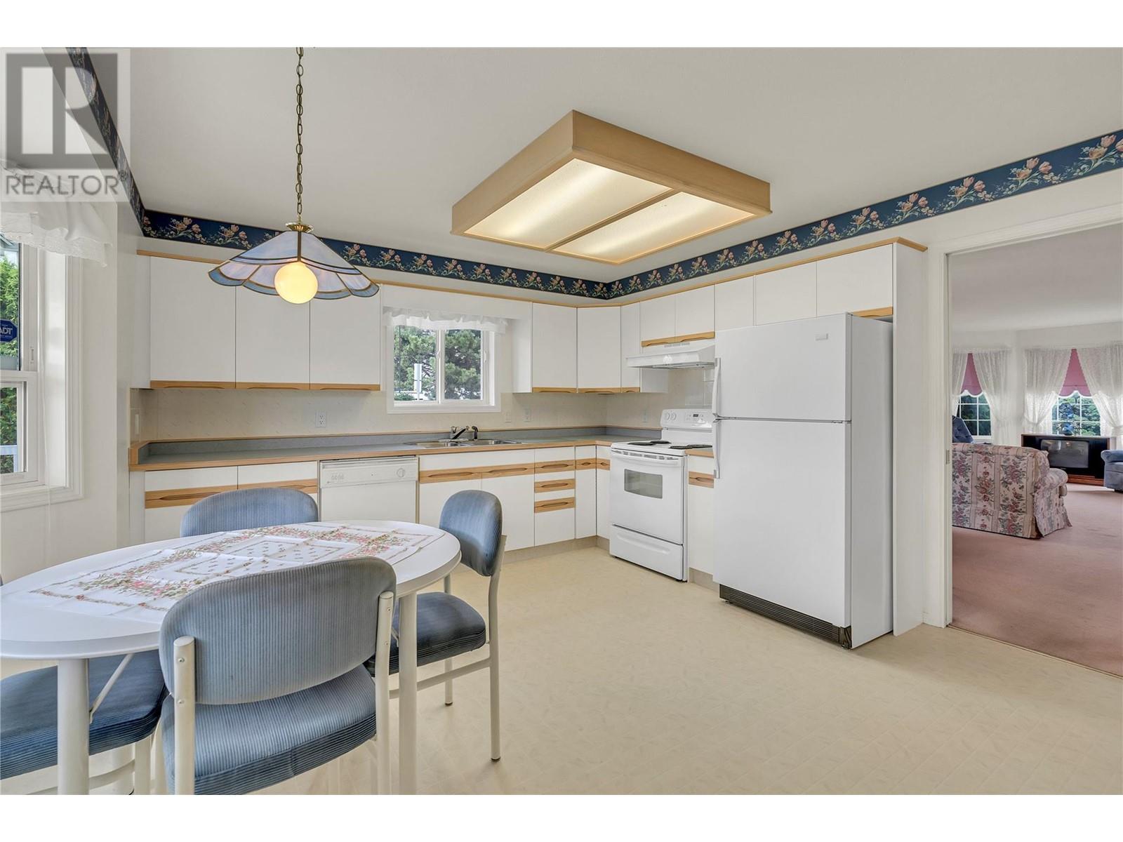 13208 Armstrong Avenue, Summerland, British Columbia  V0H 1Z0 - Photo 10 - 10349025