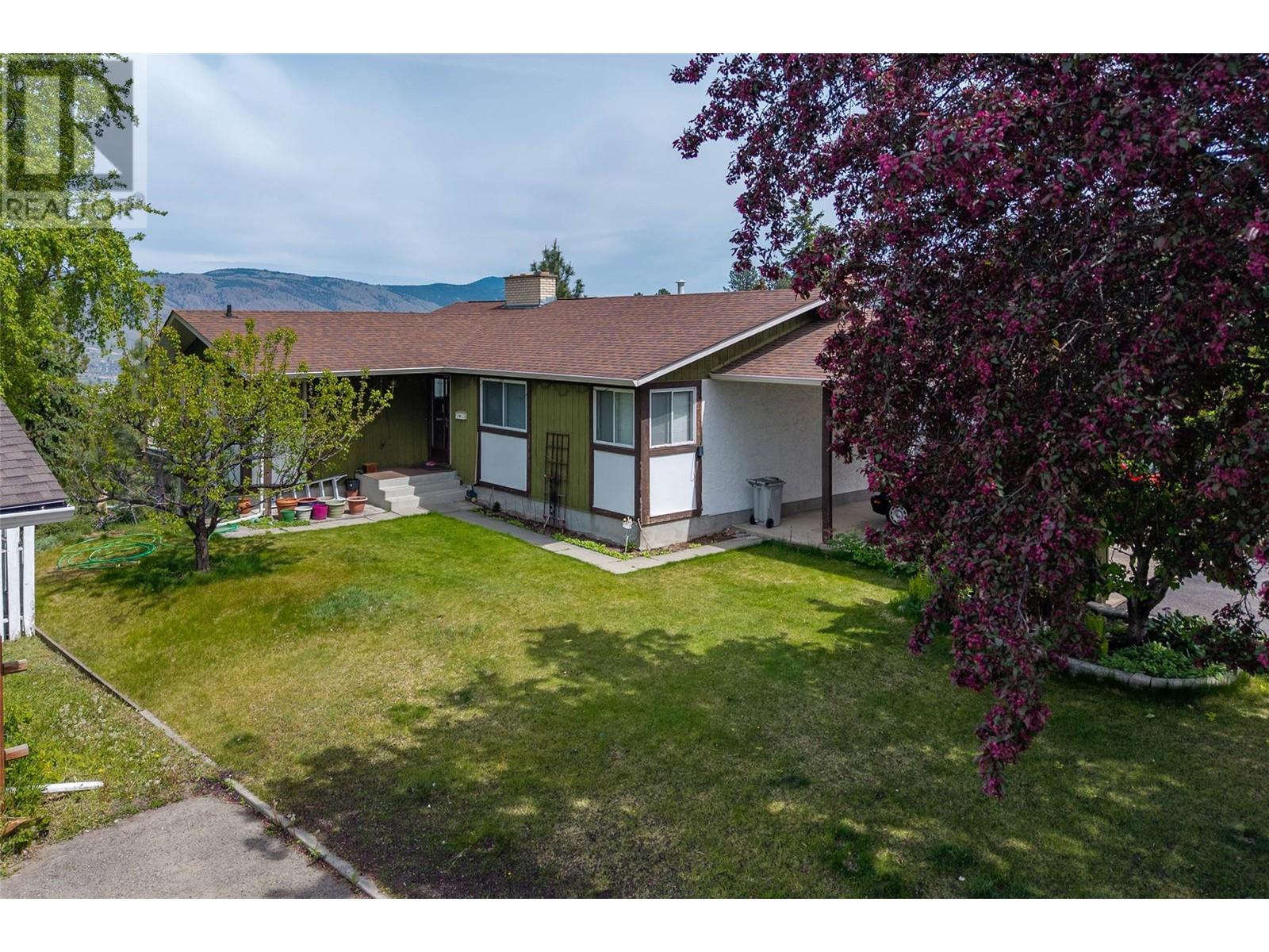Property at 178 WADDINGTON Drive image 3