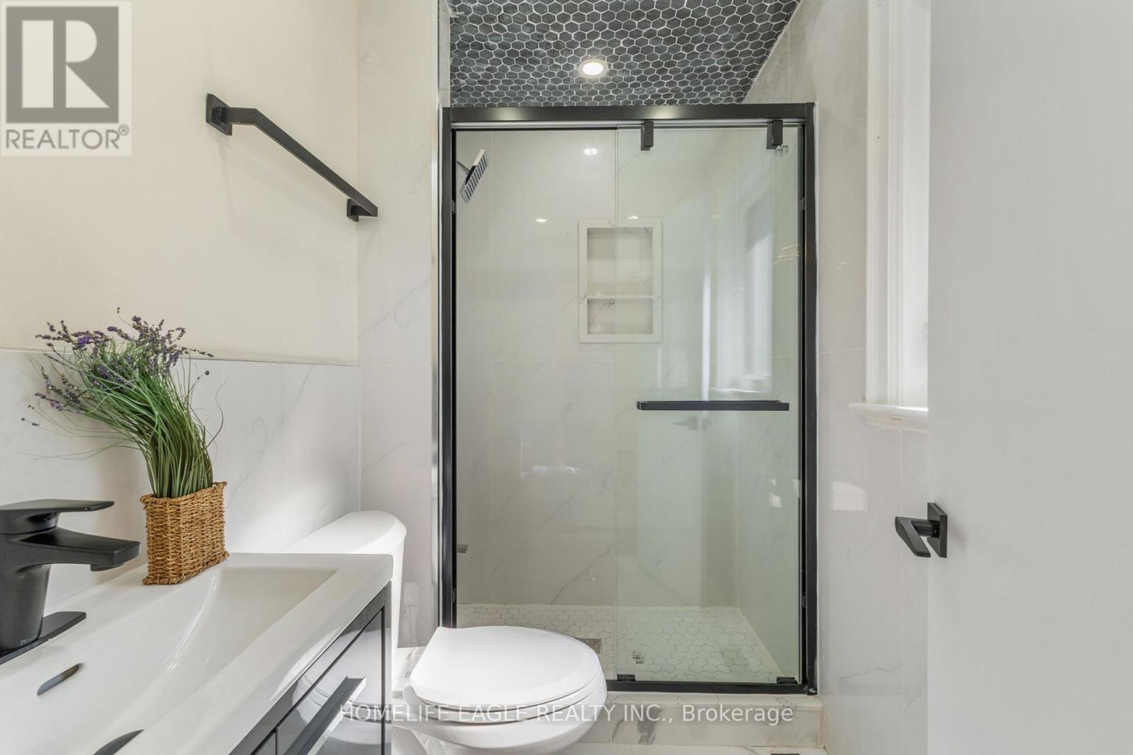 72 Brinloor Boulevard, Toronto, Ontario  M1M 1L5 - Photo 13 - E12167279
