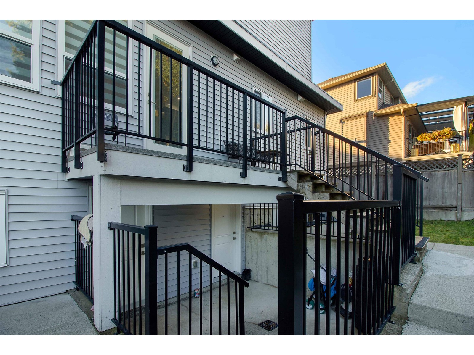 Property at 6870 197B STREET image 3