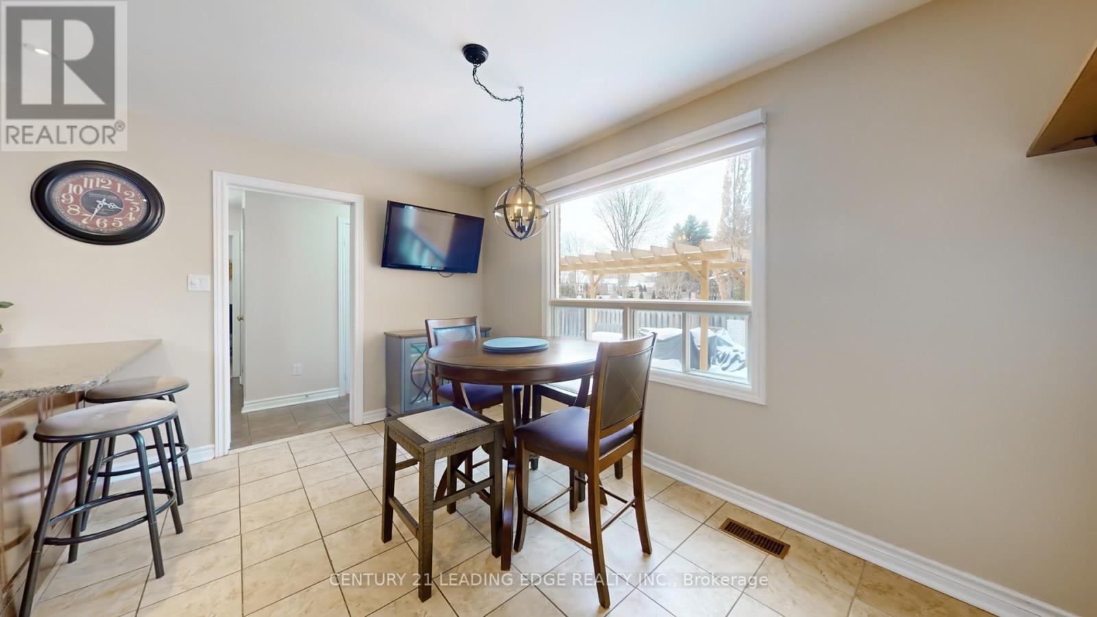 2 Colleen Crescent, Caledon (Caledon East), Ontario  L7C 1E8 - Photo 12 - W12149495
