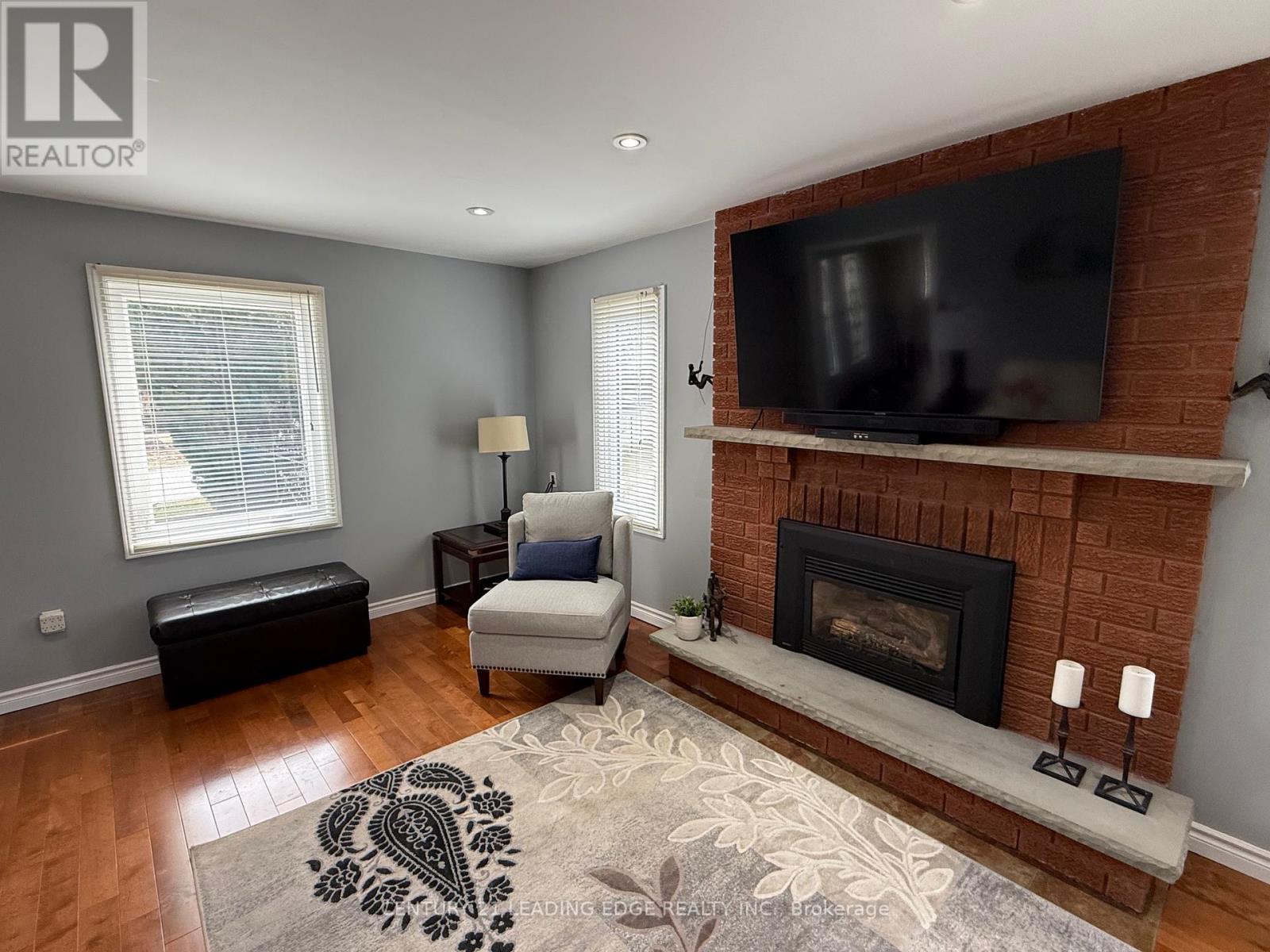 2 Colleen Crescent, Caledon (Caledon East), Ontario  L7C 1E8 - Photo 6 - W12149495