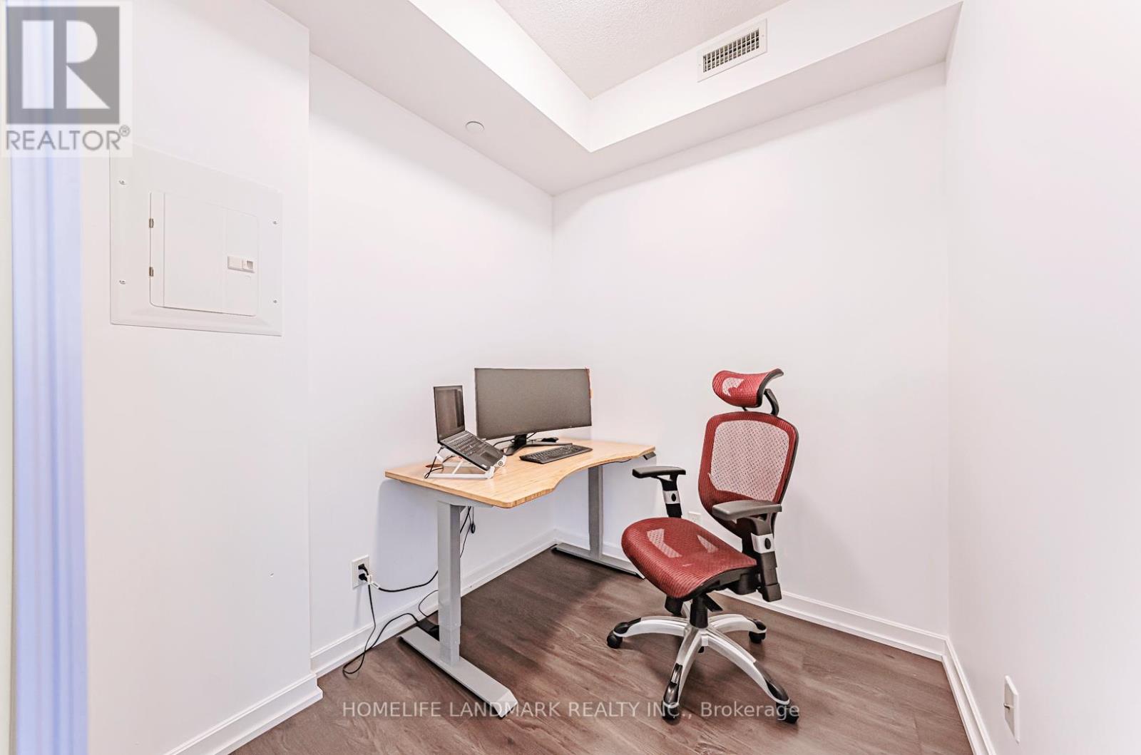 906 - 56 Forest Manor Road, Toronto (Henry Farm), Ontario  M2J 1M6 - Photo 7 - C12167413
