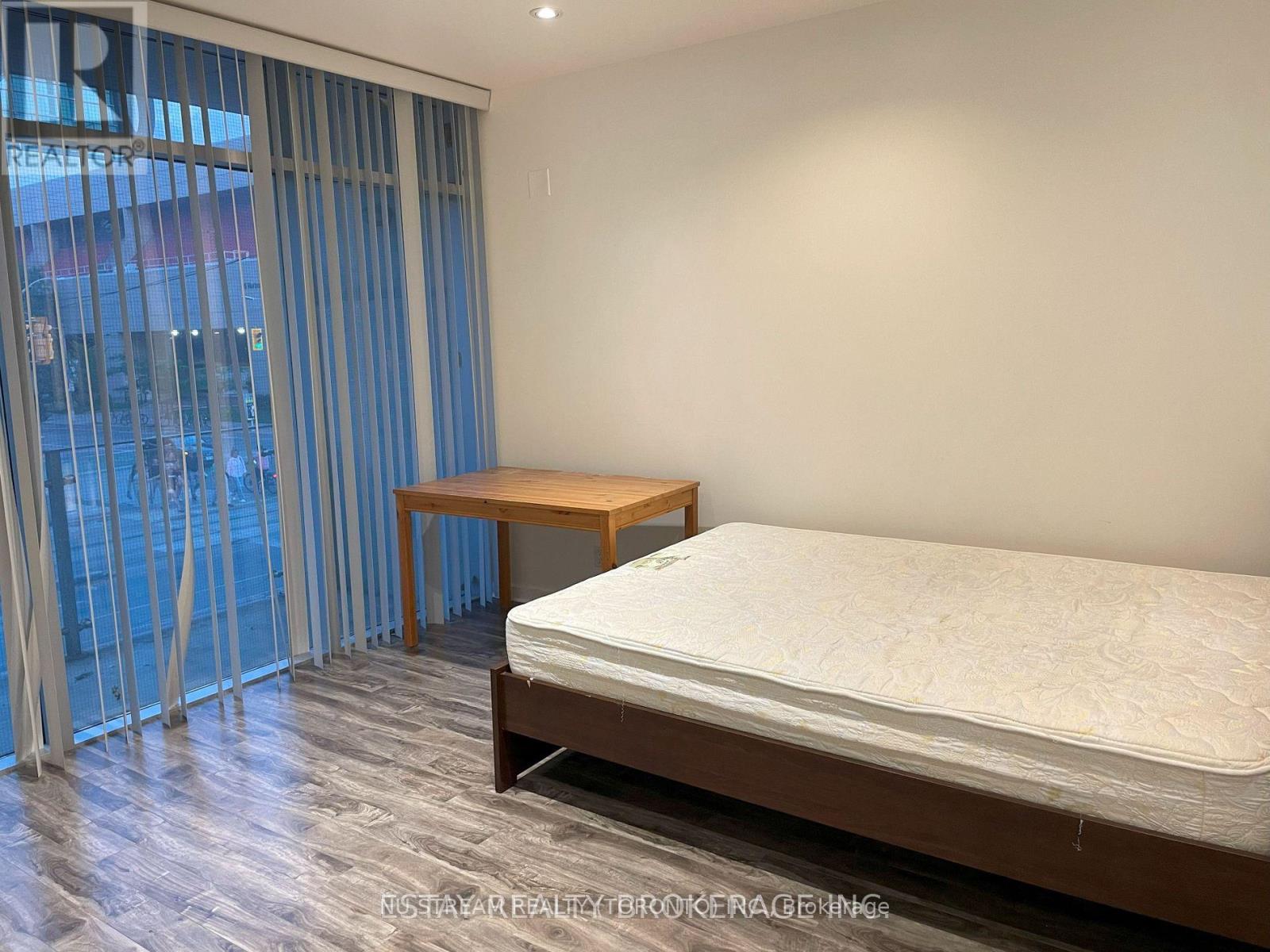 2f - 652 Spadina Avenue, Toronto, Ontario  M5S 2H7 - Photo 3 - C12167422