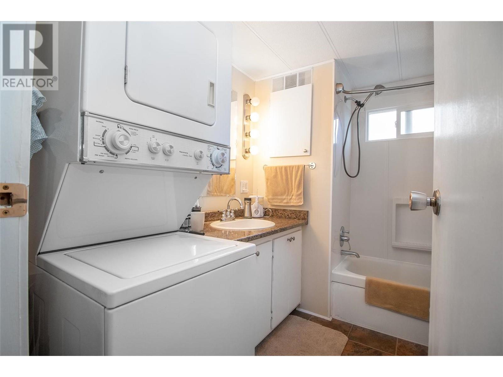 3591 Old Vernon Road Unit# 203, Kelowna, British Columbia  V1X 6P4 - Photo 12 - 10348620