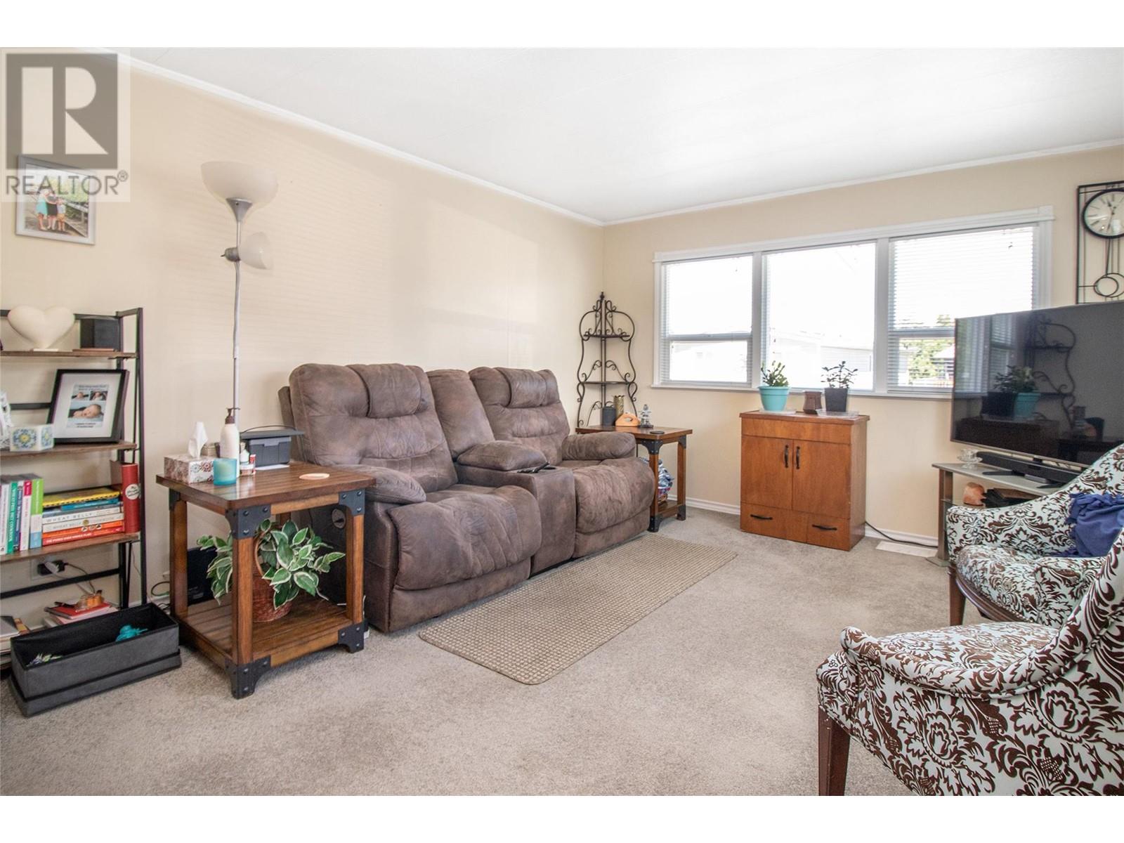 3591 Old Vernon Road Unit# 203, Kelowna, British Columbia  V1X 6P4 - Photo 2 - 10348620
