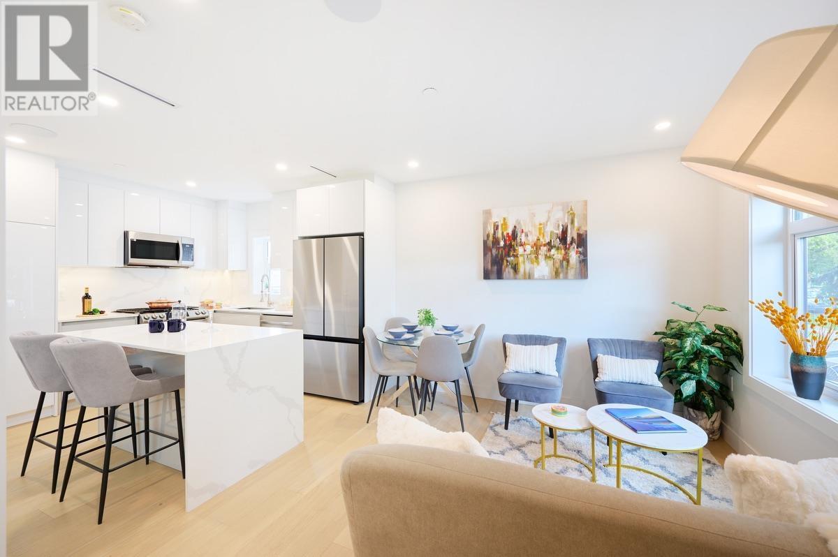 Property at 812 E 51ST AVENUE image 3