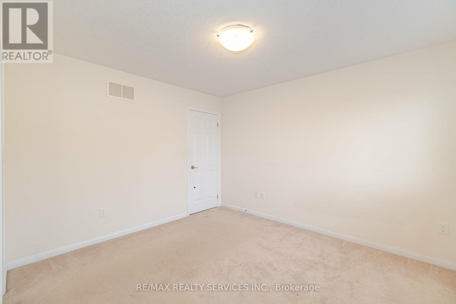 4 Colonel Frank Ching Crescent, Brampton, Ontario  L4Y 5W5 - Photo 17 - W12167395