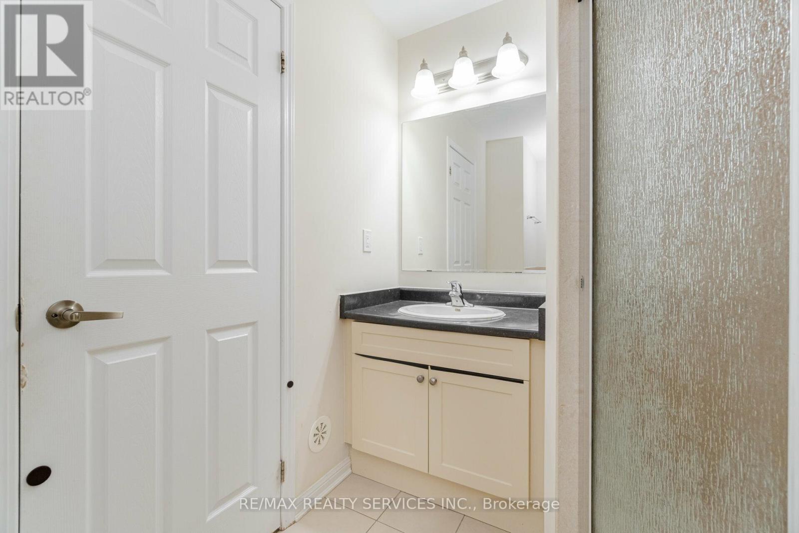 4 Colonel Frank Ching Crescent, Brampton, Ontario  L4Y 5W5 - Photo 19 - W12167395