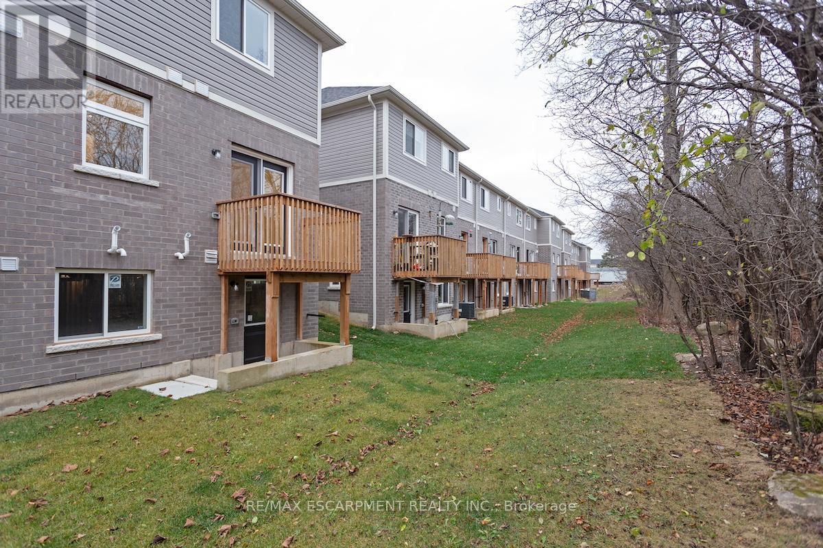 61 Jell Street, Guelph, Ontario  N1L 0R6 - Photo 39 - X12167411