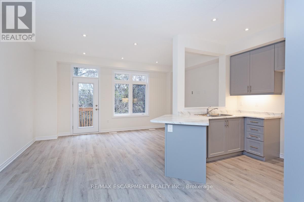 61 Jell Street, Guelph, Ontario  N1L 0R6 - Photo 8 - X12167411