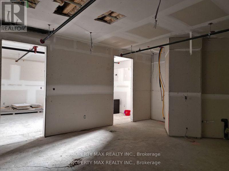 1061 Richmond Street, London East, Ontario  N6A 3J7 - Photo 25 - X12167420