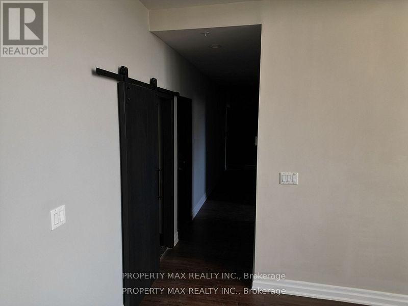1061 Richmond Street, London East, Ontario  N6A 3J7 - Photo 5 - X12167420