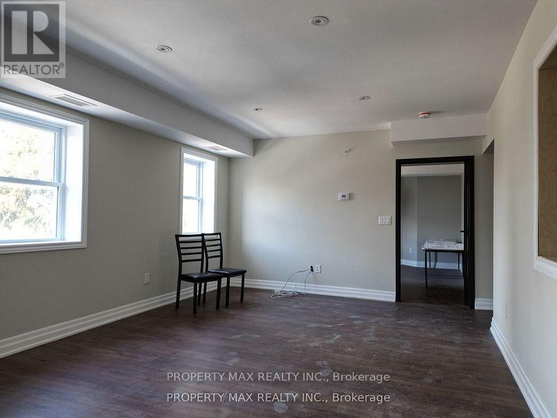1061 Richmond Street, London East, Ontario  N6A 3J7 - Photo 6 - X12167420