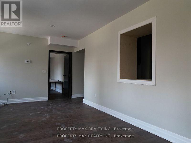 1061 Richmond Street, London East, Ontario  N6A 3J7 - Photo 8 - X12167420