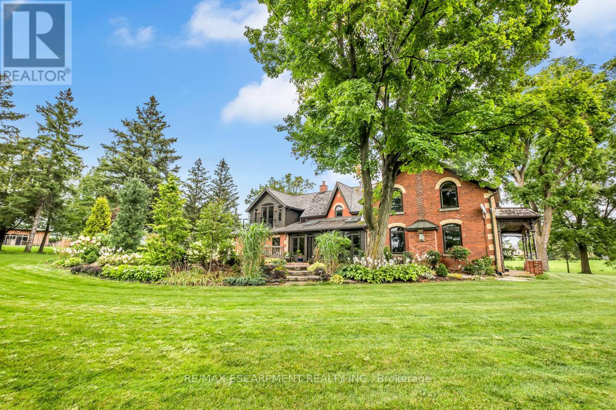 1399 Safari Road, Hamilton, Ontario  L8B 1S6 - Photo 3 - X12167421