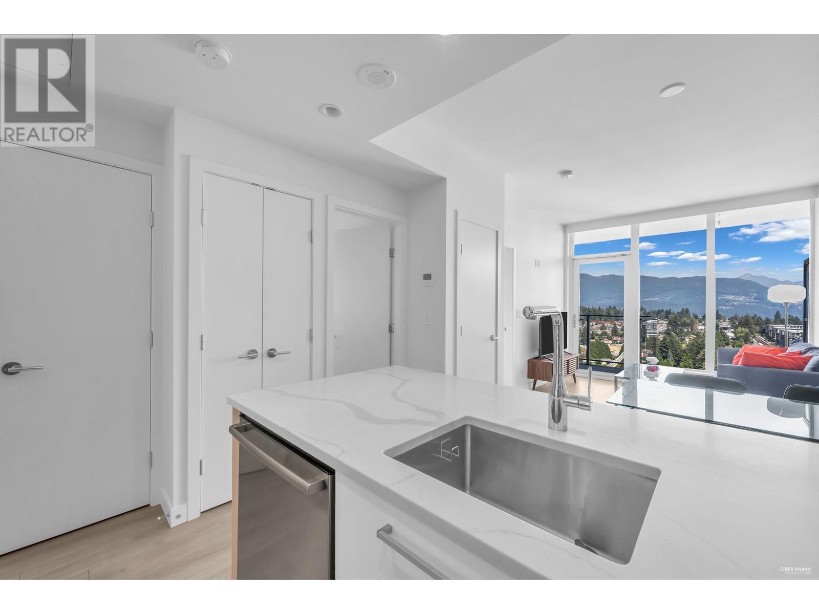 2105 567 Clarke Road, Coquitlam, British Columbia  V3J 0K7 - Photo 10 - R3005953