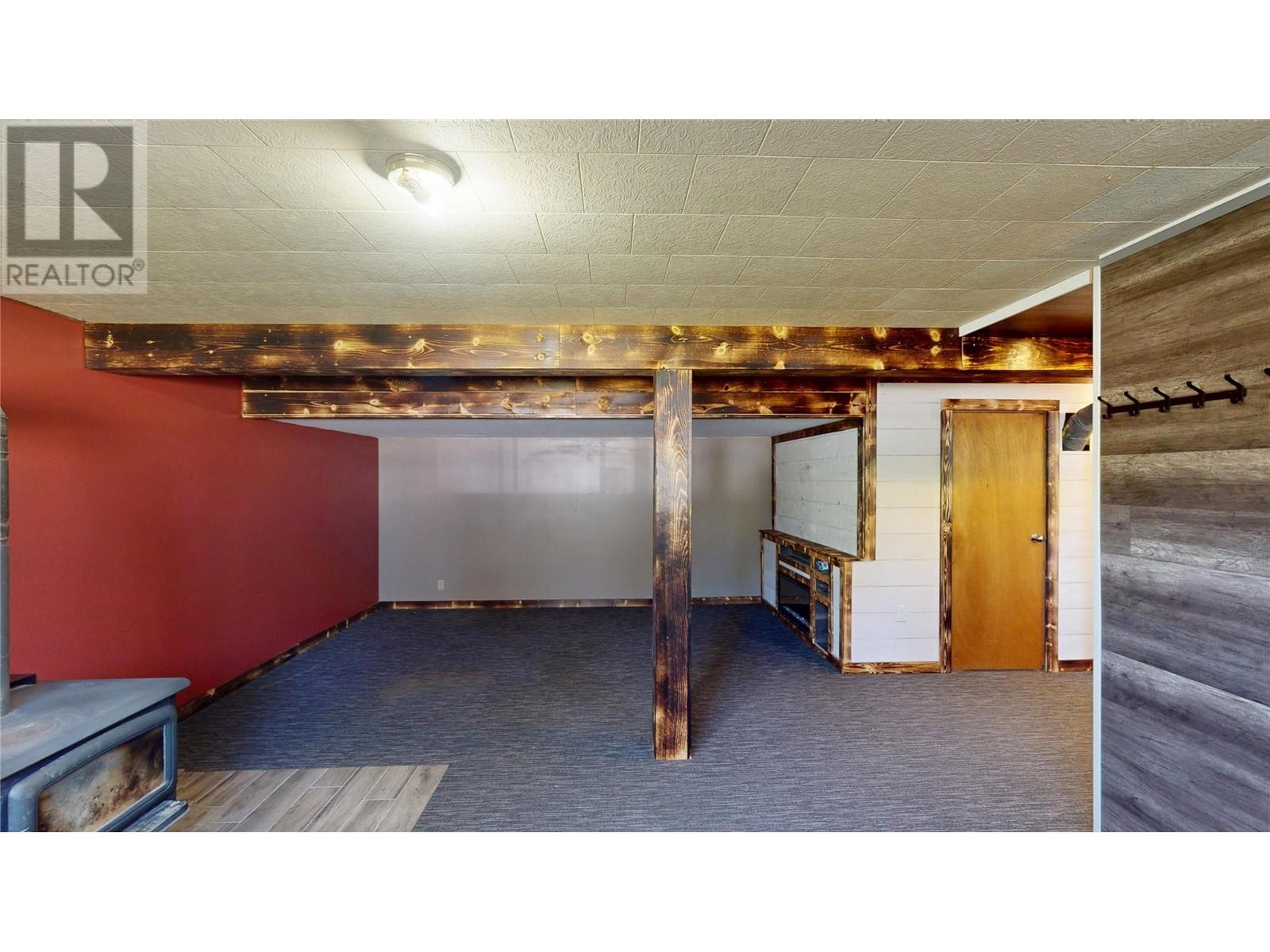 533 WOODLAND Drive NW, Cranbrook, BC V1C6V2