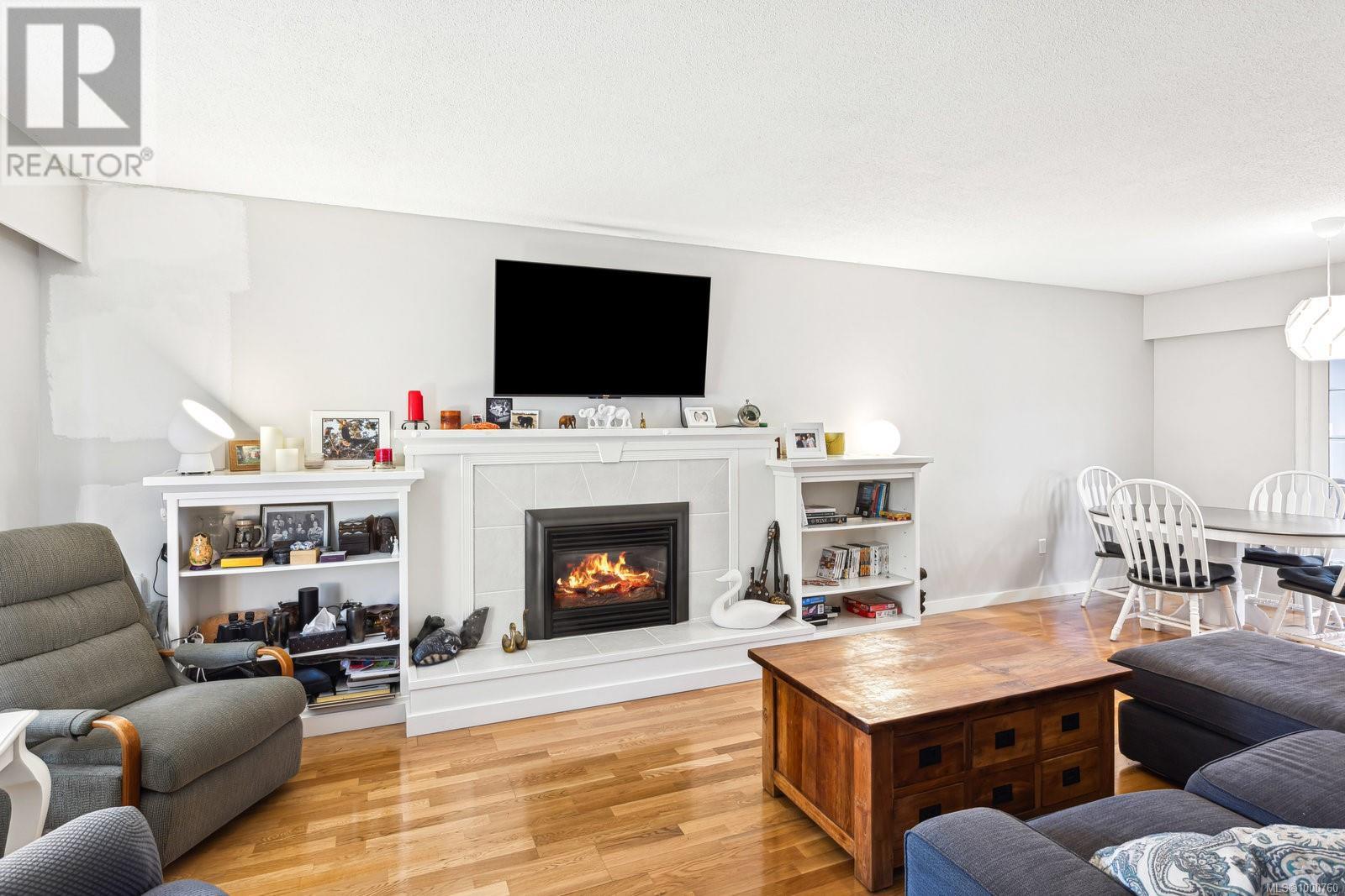 Property at 2495 Beaufort Rd image 3