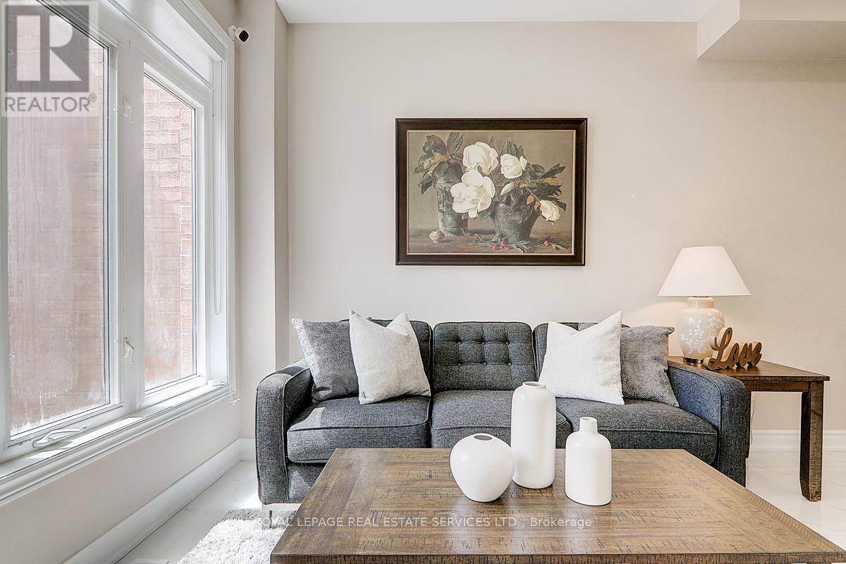 17 Venture Avenue, Richmond Hill, Ontario  L4S 2P2 - Photo 7 - N12166071