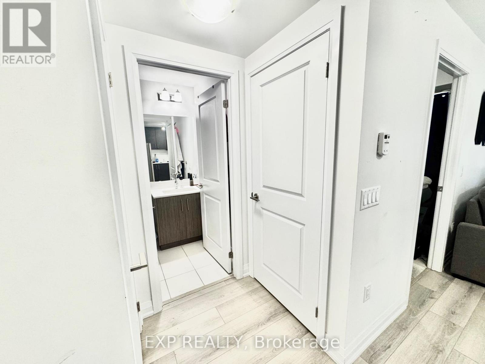 238 - 85 Attmar Drive, Brampton, Ontario  L6P 0Y6 - Photo 6 - W12166725