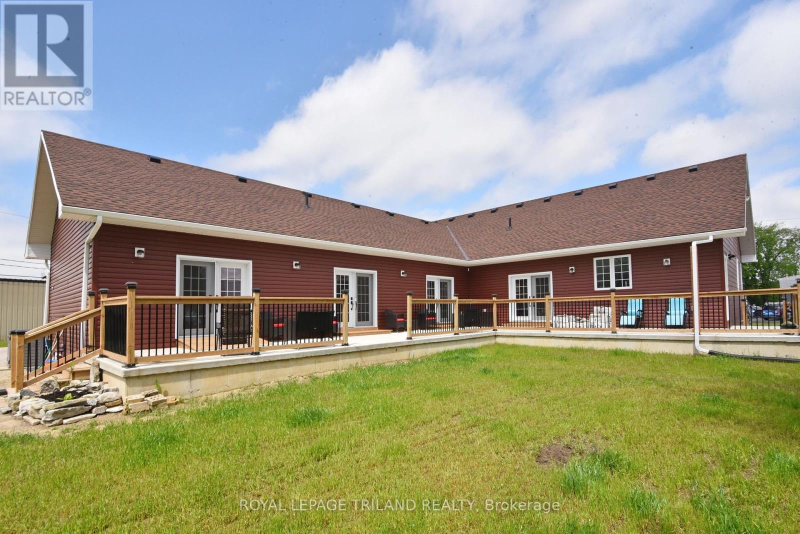 141 Main Street, Lambton Shores, Ontario  N0M 2N0 - Photo 1 - X12052619