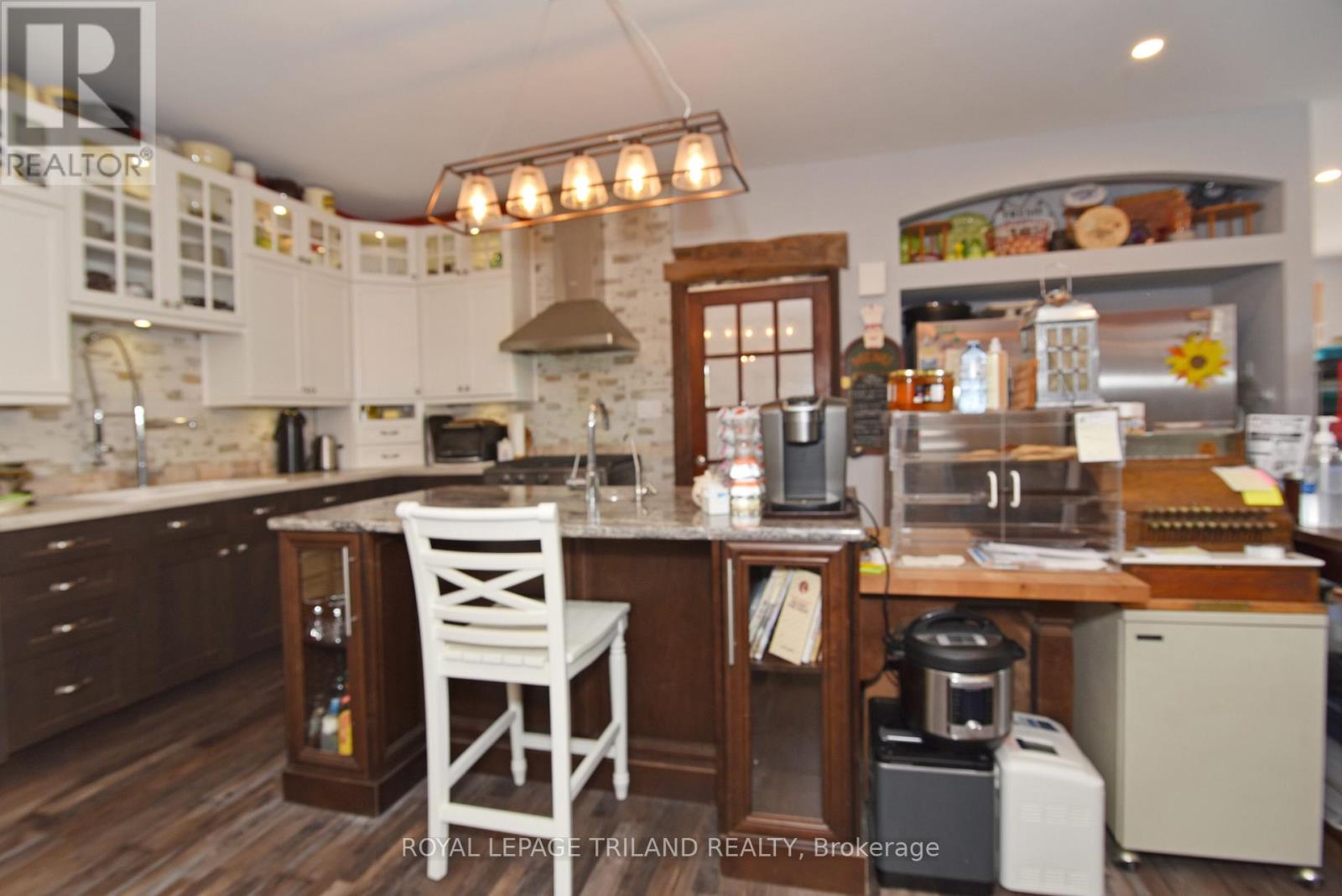 141 Main Street, Lambton Shores, Ontario  N0M 2N0 - Photo 24 - X12052619
