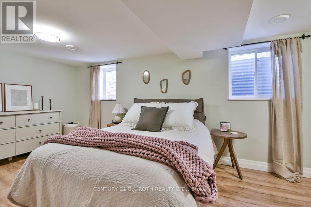 46 Ridgeway Avenue, Barrie, Ontario  L4N 5L2 - Photo 11 - S12167461