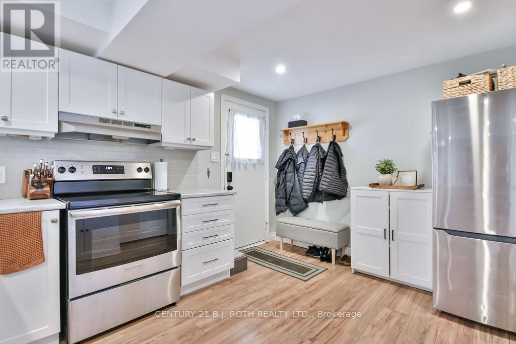 46 Ridgeway Avenue, Barrie, Ontario  L4N 5L2 - Photo 6 - S12167461