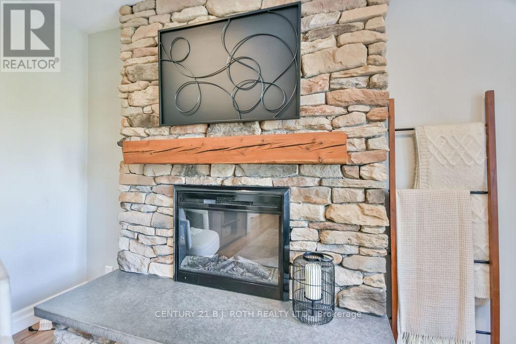 46 Ridgeway Avenue, Barrie, Ontario  L4N 5L2 - Photo 9 - S12167461