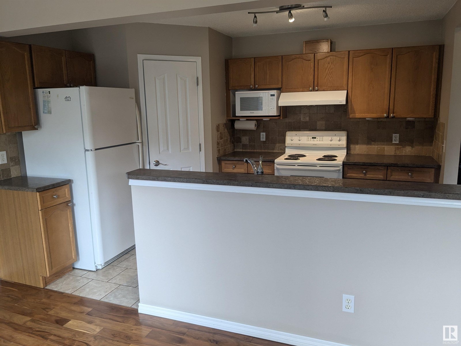 Property at 23 WESTERRA CL image 4