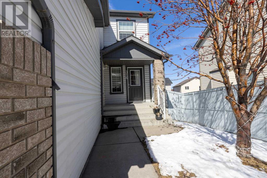 316 Morningside Crescent Sw, Airdrie, Alberta  T4B 0C1 - Photo 4 - A2209135