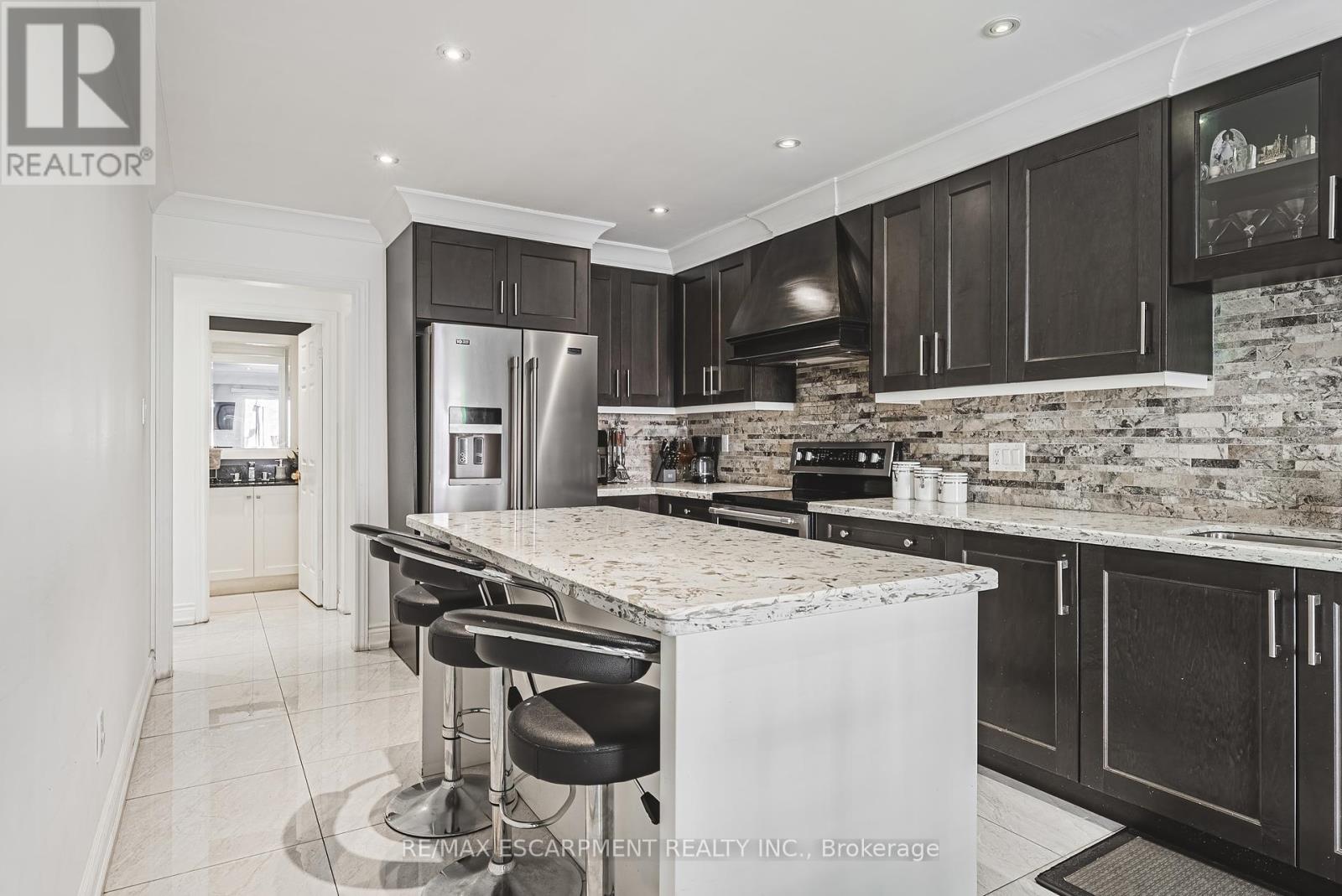 5008 Willowood Drive, Mississauga, Ontario  L5R 3R5 - Photo 5 - W12167443