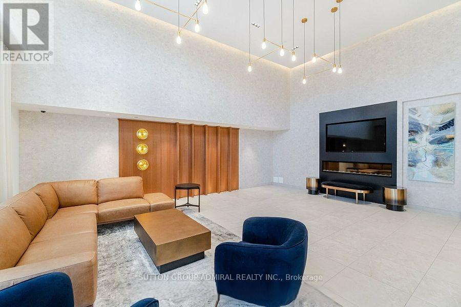 718 - 2300 St Clair Avenue W, Toronto, Ontario  M6N 1K8 - Photo 10 - W12167451