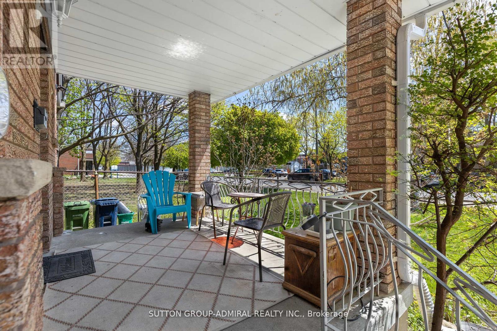 1052 Glengrove Avenue, Toronto (Yorkdale-Glen Park), Ontario  M6B 2K2 - Photo 3 - W12167459