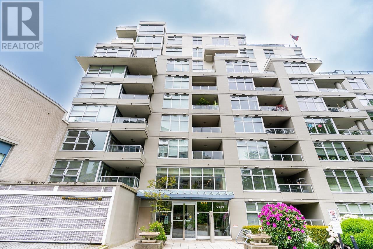 601 9232 UNIVERSITY CRESCENT, Burnaby, British Columbia