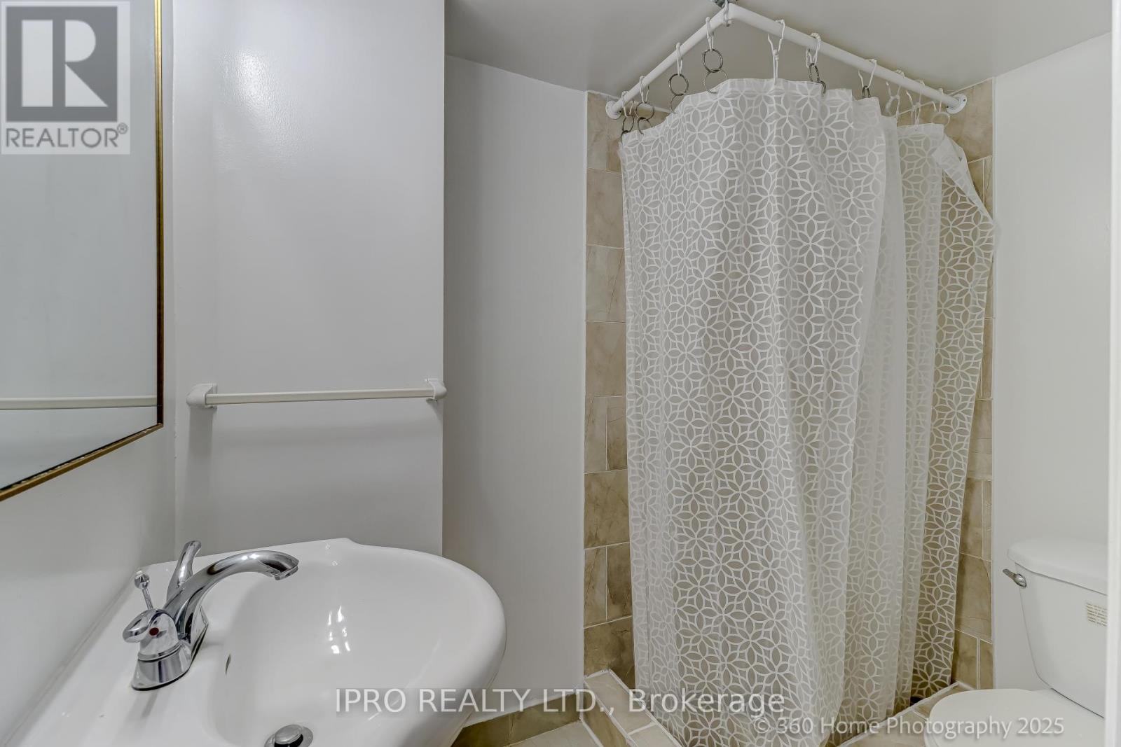 107 Sufi Crescent, Toronto, Ontario  M4A 2X2 - Photo 11 - C12166909