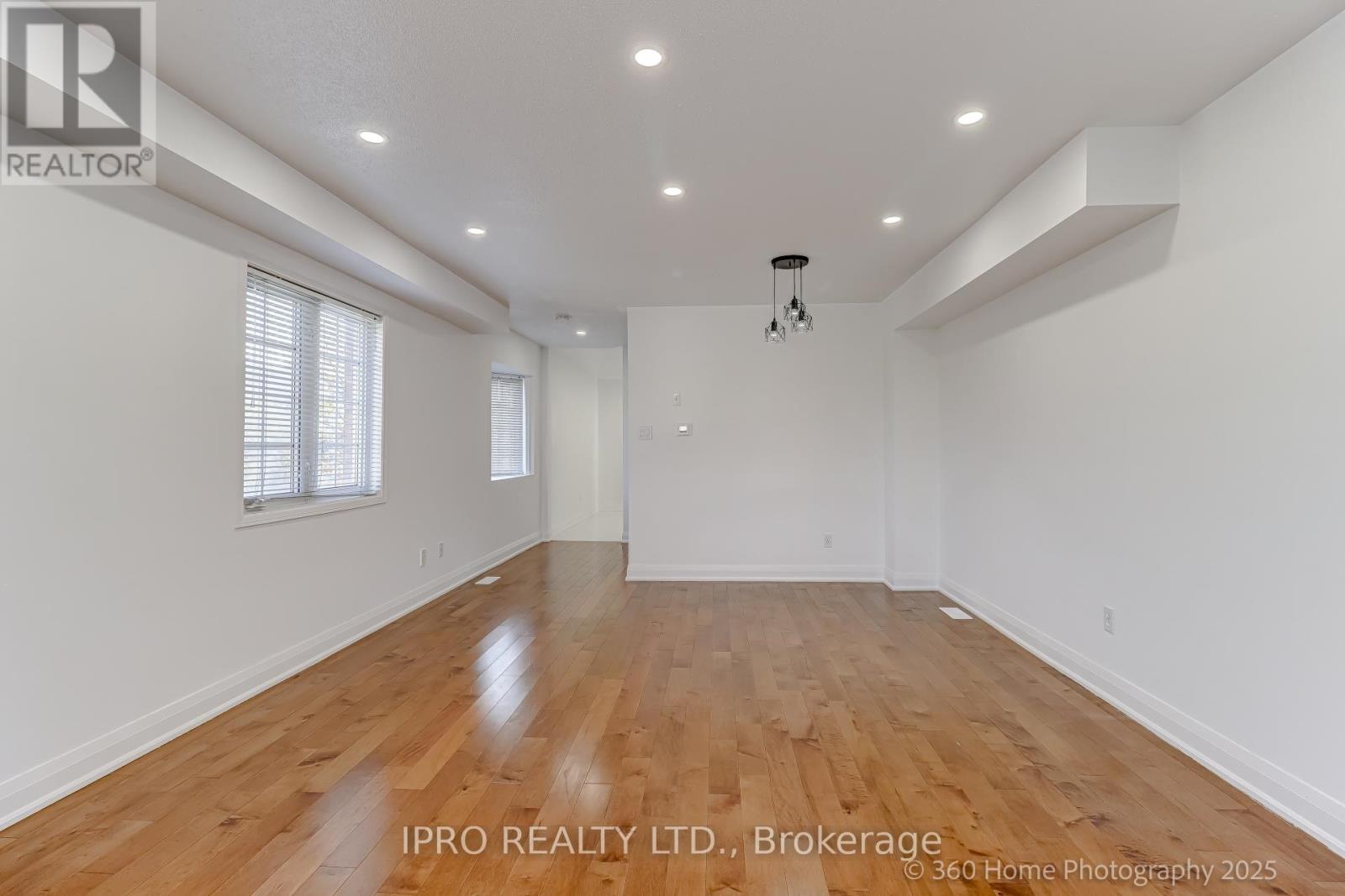107 Sufi Crescent, Toronto, Ontario  M4A 2X2 - Photo 17 - C12166909